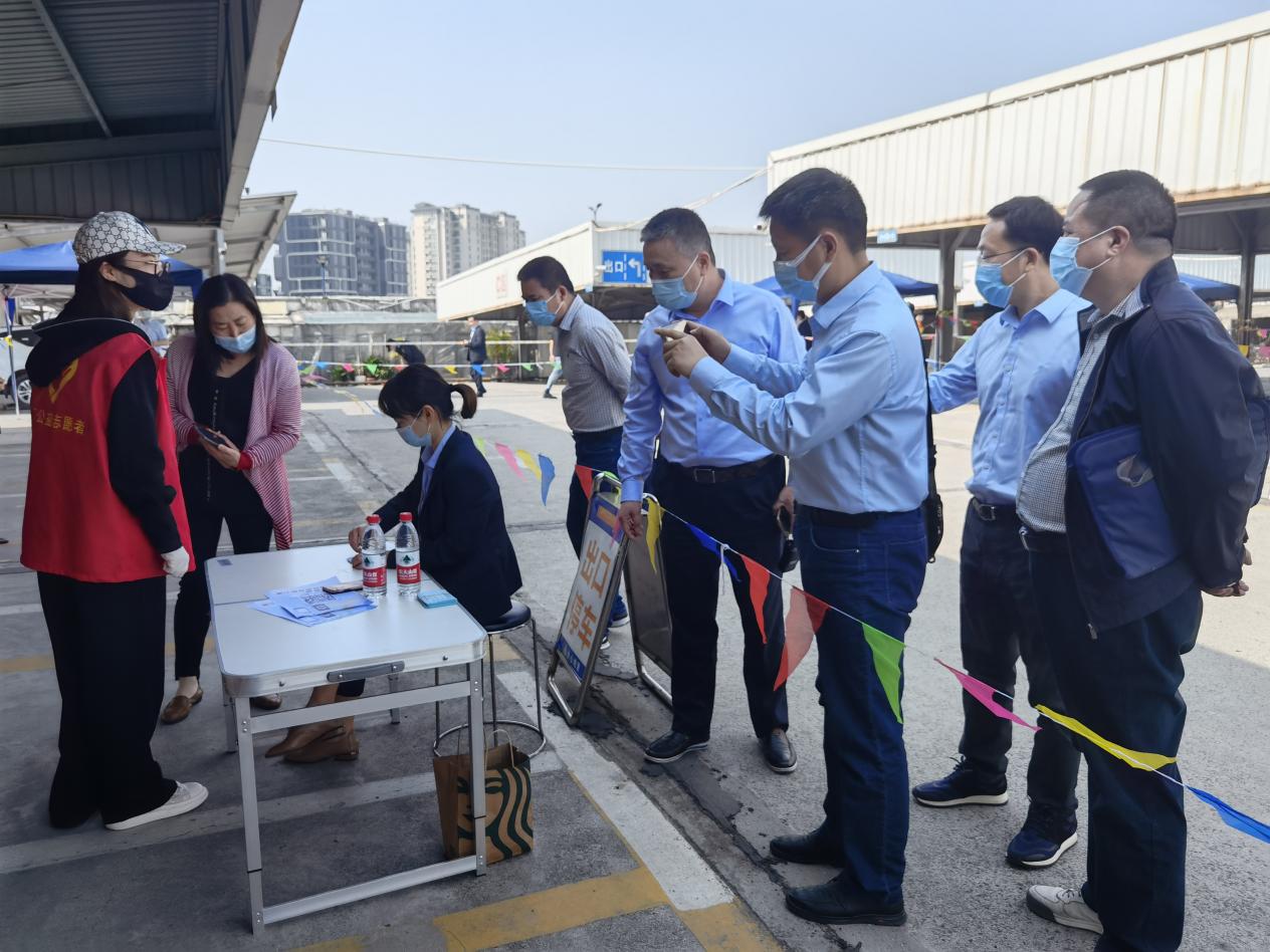 杭州市對外貿(mào)易促進局副局長走訪錢江商城檢查疫情防控工作